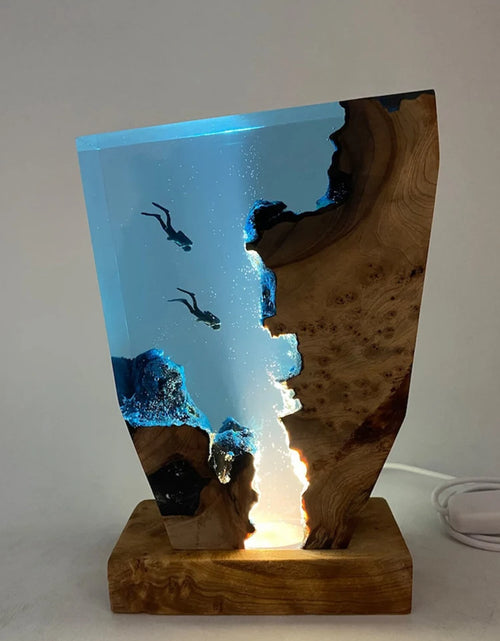 Load image into Gallery viewer, Seabed World Organism Resin Table Light Creactive Art Decoration Lamp Diving Cave Explorationtheme Night Light USB Charge
